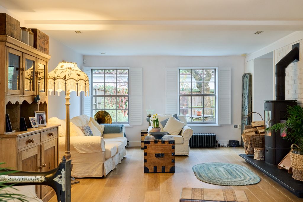 Property photo 2 of 10