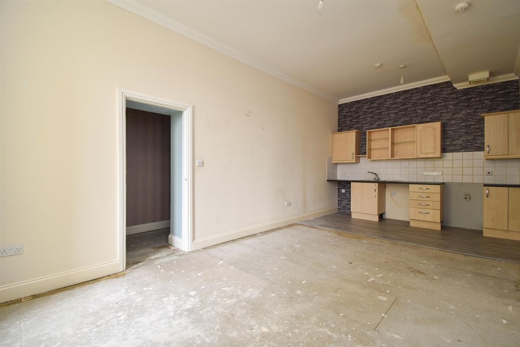 Property photo 2 of 10 Kitchen/Living Space