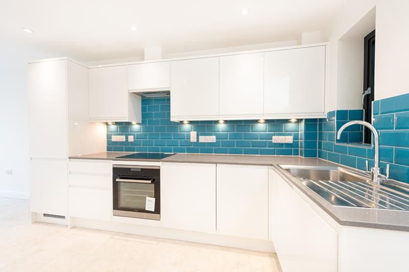 Property photo 2 of 11 Kitchen