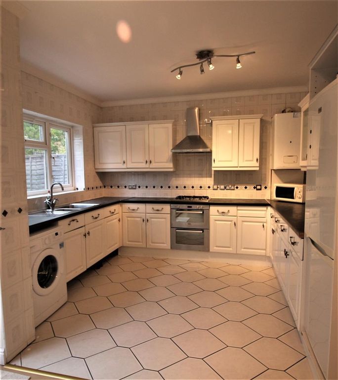 Property photo 3 of 15 4581523