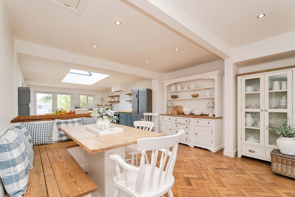 Property photo 2 of 14 Pbox-Img.Jpg