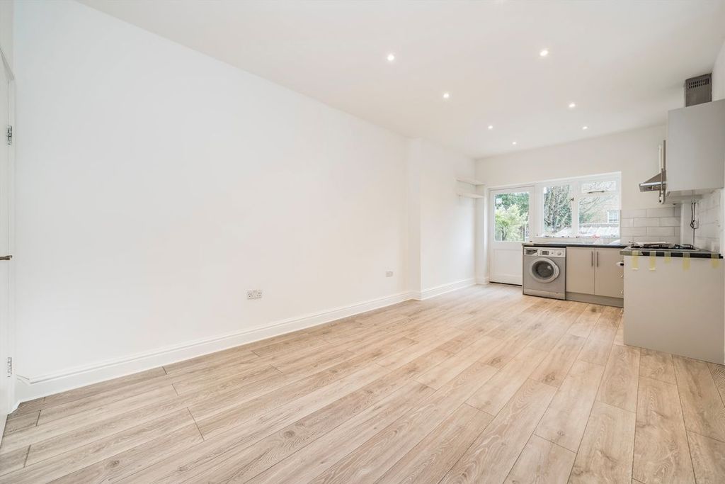 Property photo 2 of 5