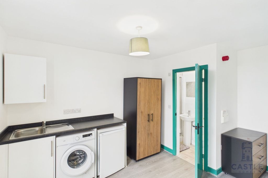 Property photo 2 of 20 Bedroom 4