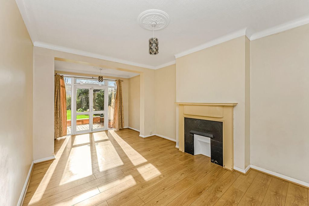 Property photo 1 of 22 Living Room