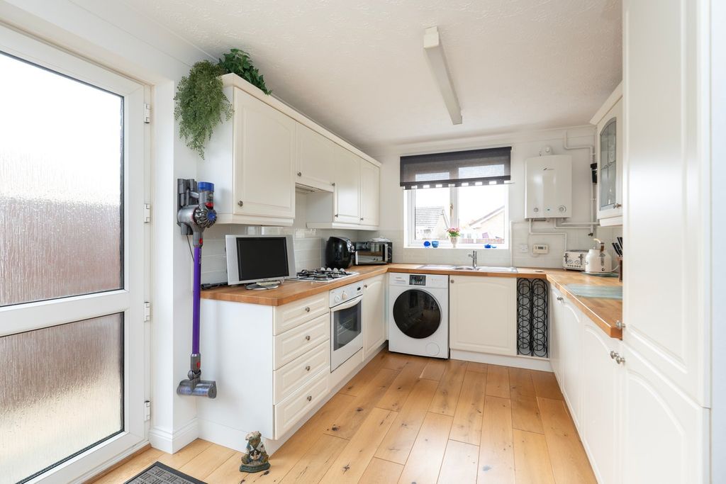 Property photo 3 of 14