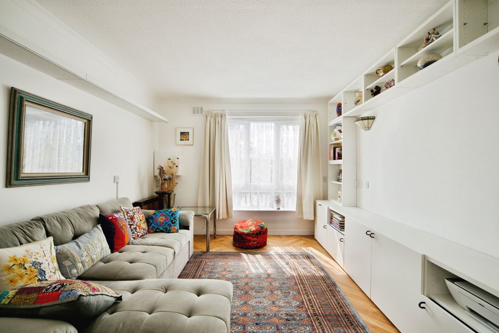 Property photo 3 of 18 Pbox-Img.Jpg