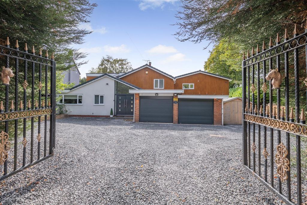 Property photo 1 of 37 8656787-Exterior09.Jpg