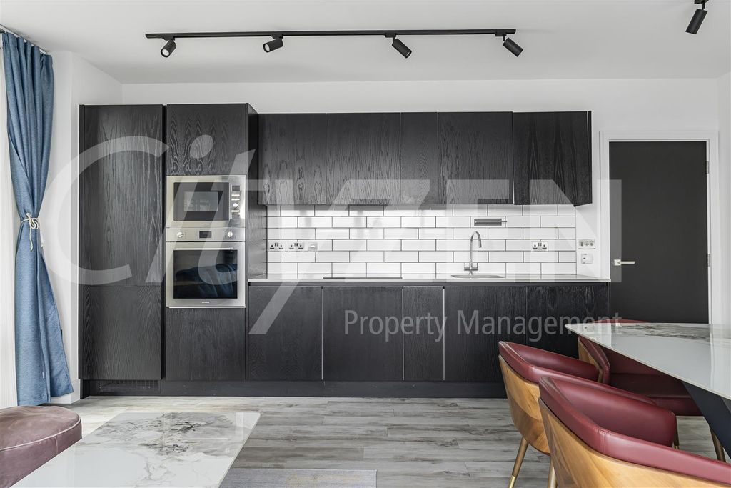 Property photo 2 of 19 Kitchen