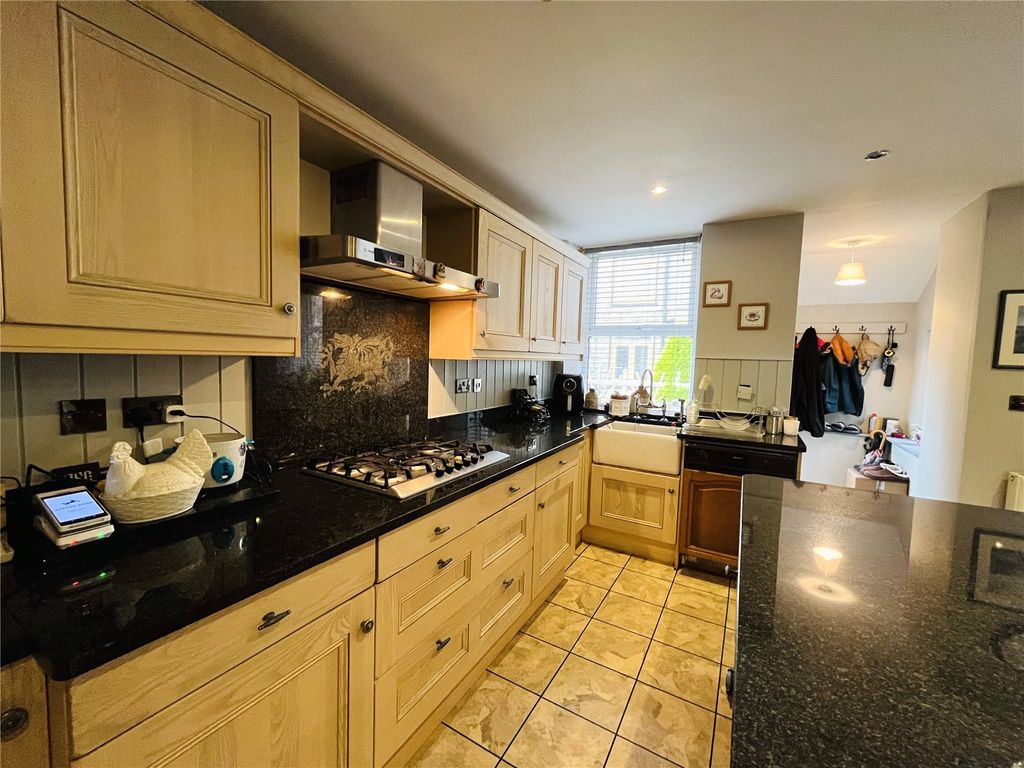 Property photo 2 of 30 Picture No. 05