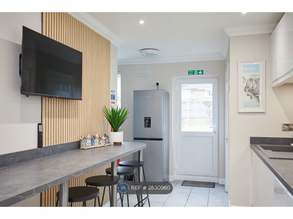 Property photo 2 of 30