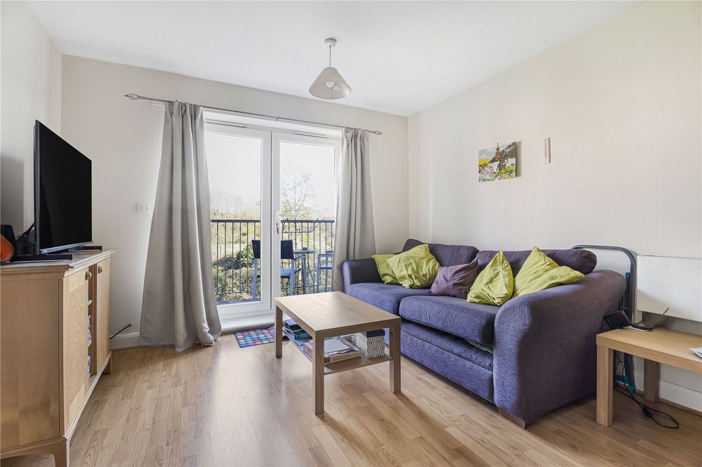 Property photo 3 of 11 Sitting Area