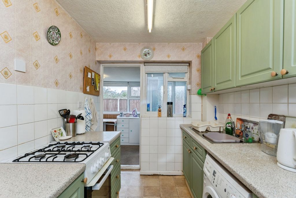 Property photo 2 of 24 Kitchen