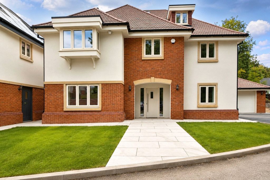 Property photo 3 of 13 External
