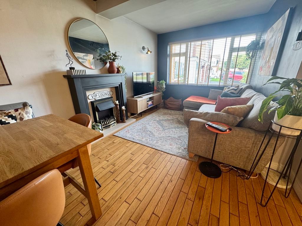 Property photo 3 of 27 Open Plan Lounge