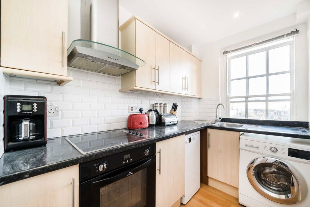 Property photo 3 of 6