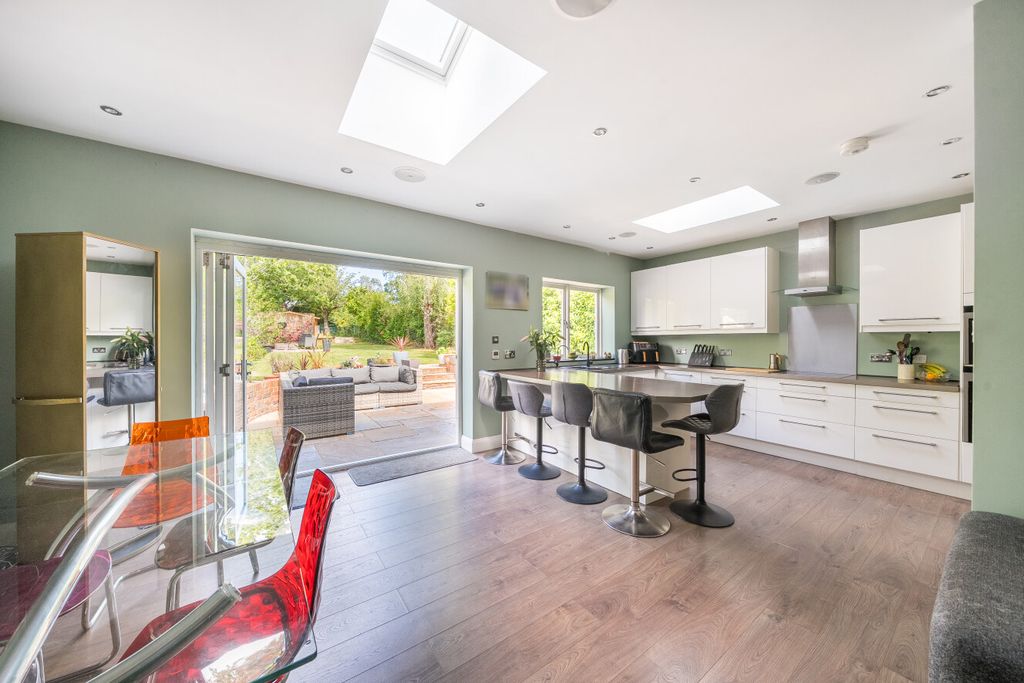 Property photo 3 of 18 1477725-18-6A32c7...