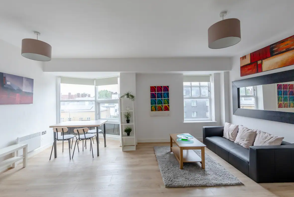 Property photo 1 of 9 Photo 0