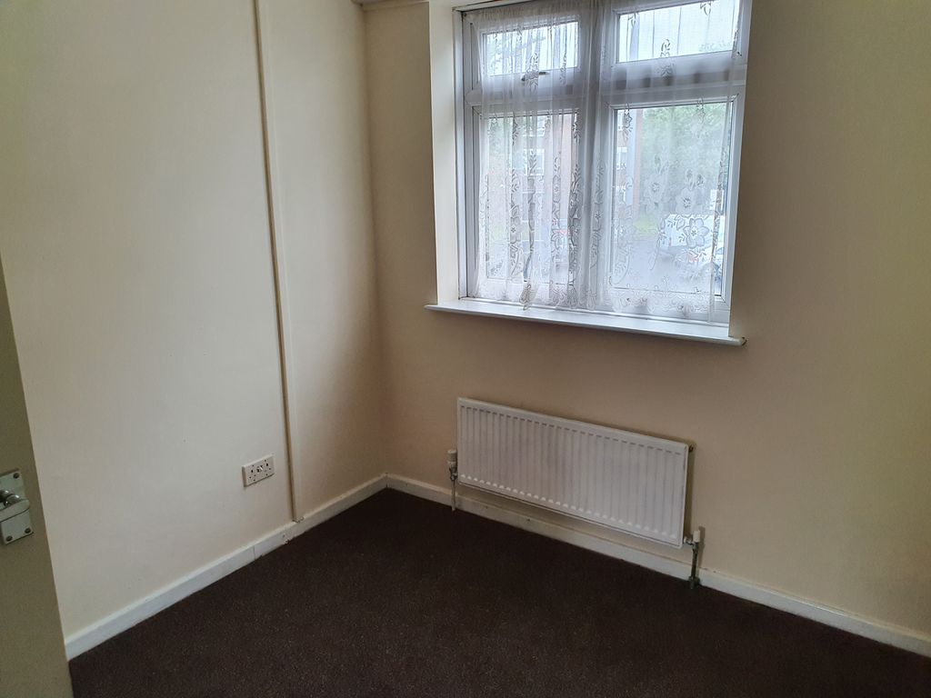 Property photo 3 of 10 Bedroom