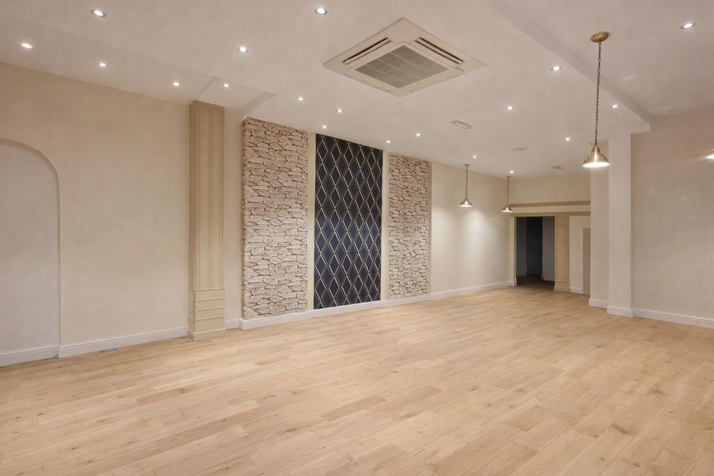 Property photo 3 of 5 F3779E3d-c599-40F8-B9E2-0Ebecb6E5d1F.Png