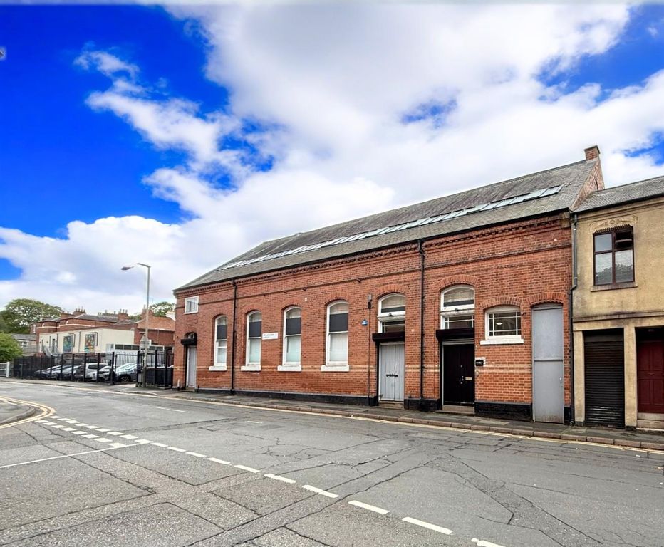 Property photo 1 of 7 Exterior