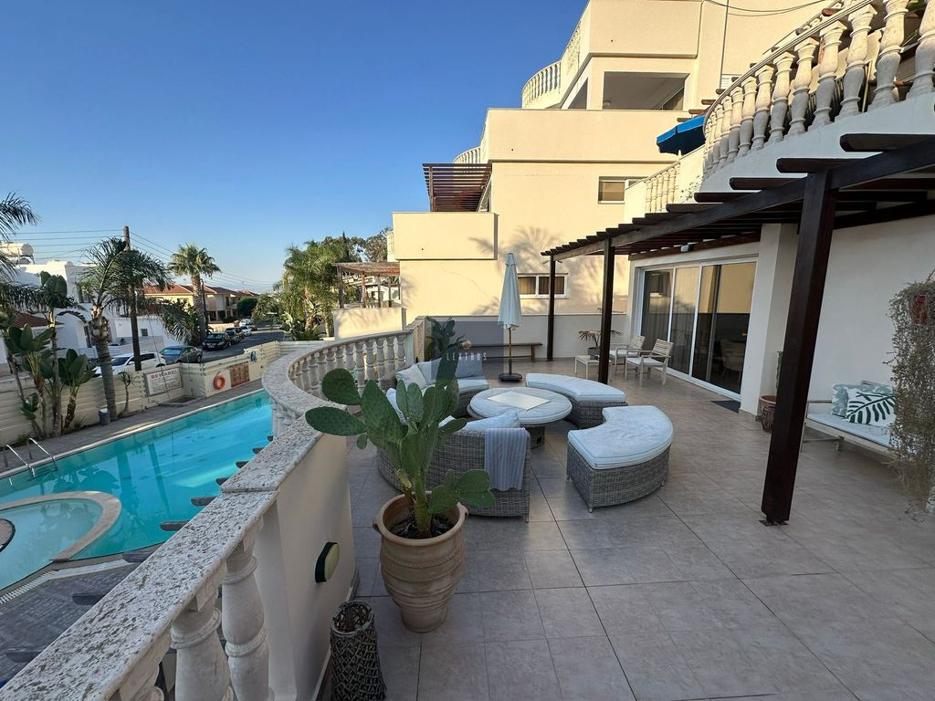 Property photo 1 of 30