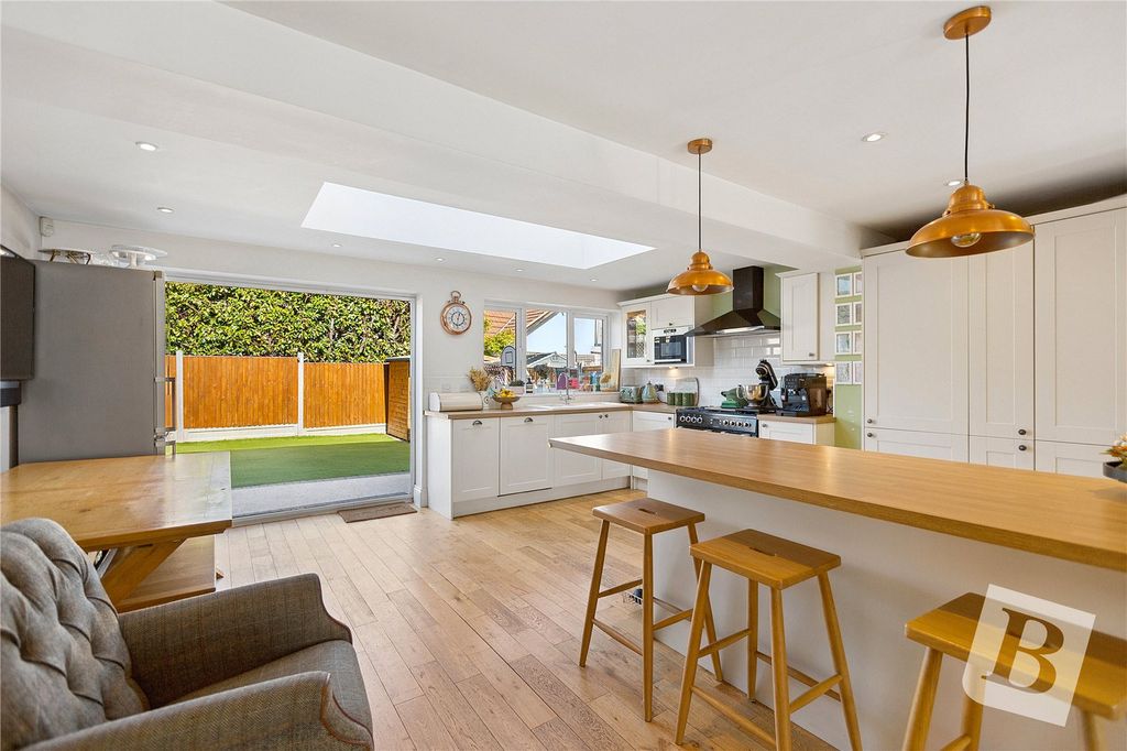 Property photo 1 of 18 Kitchen / Diner