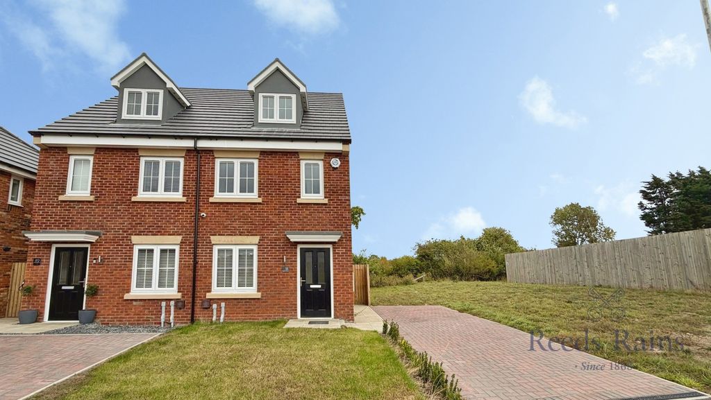 Property photo 1 of 17 Pbox-Img.Jpg