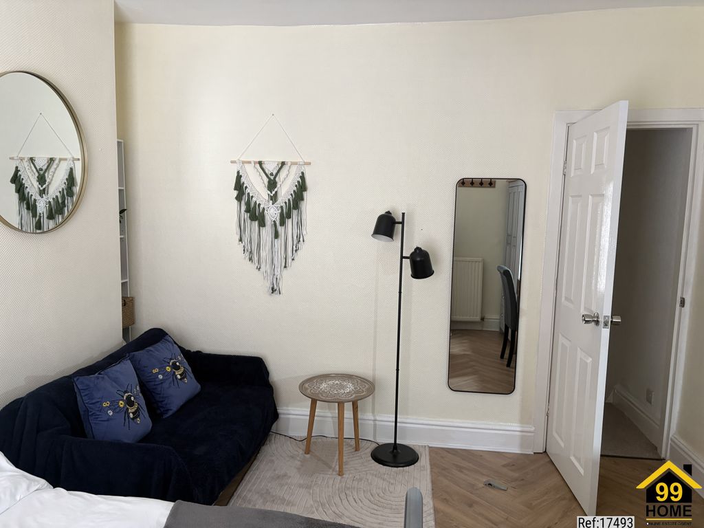 Property photo 3 of 17 Photo 2