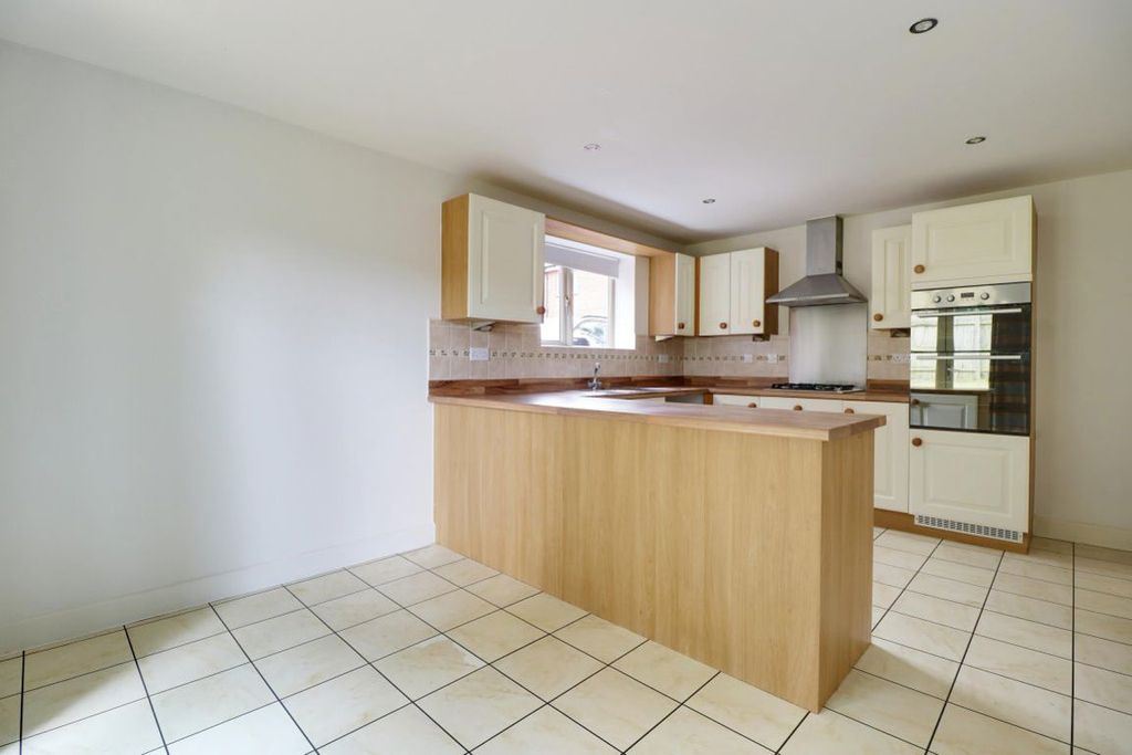 Additional image 8 of 5 bed property to rentCampbell Road, Hereford HR1