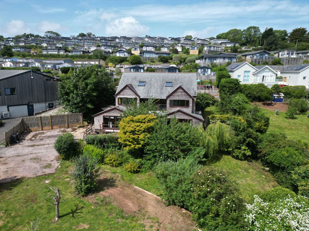 Property photo 1 of 28