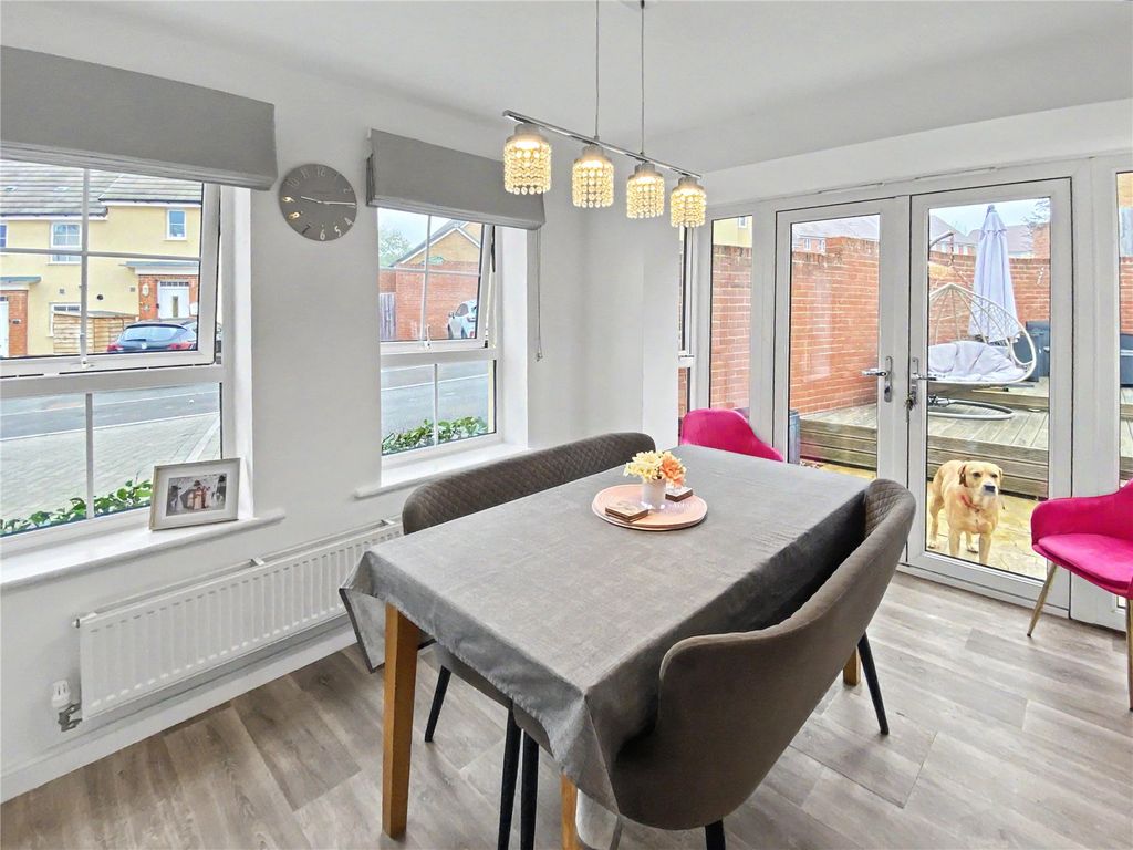 Property photo 3 of 9 Dining Room