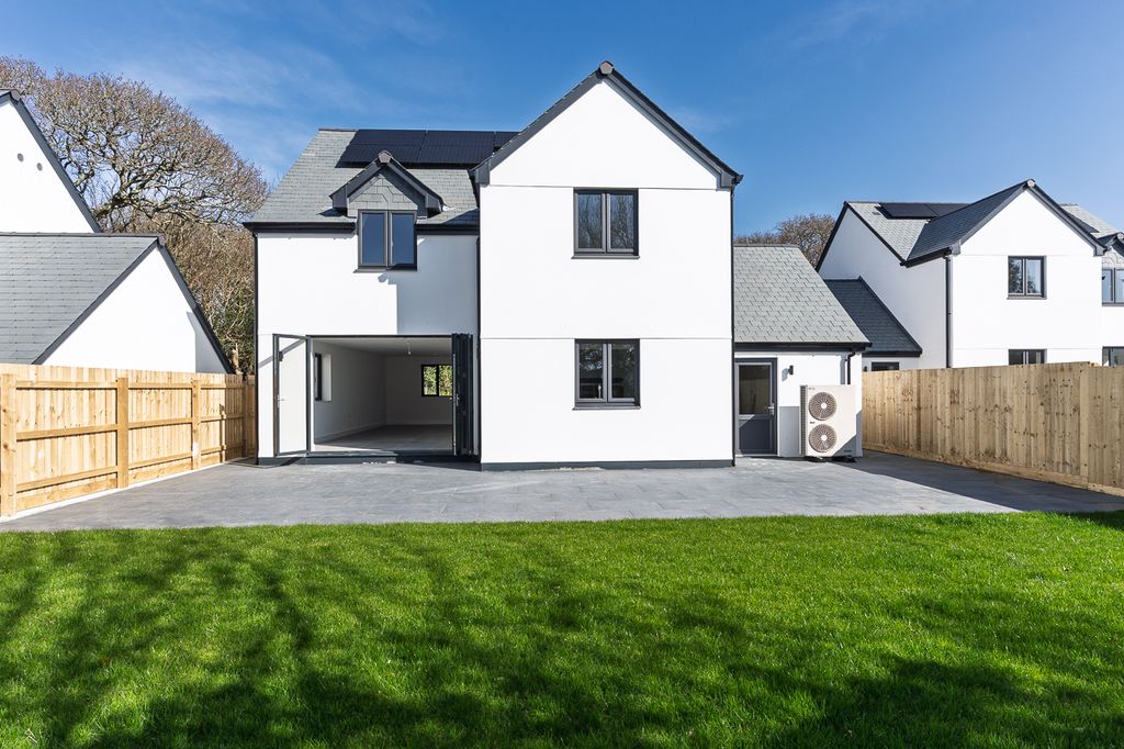 Property photo 3 of 18