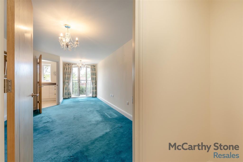 Property photo 2 of 33 8697479-Interior07.Jpg