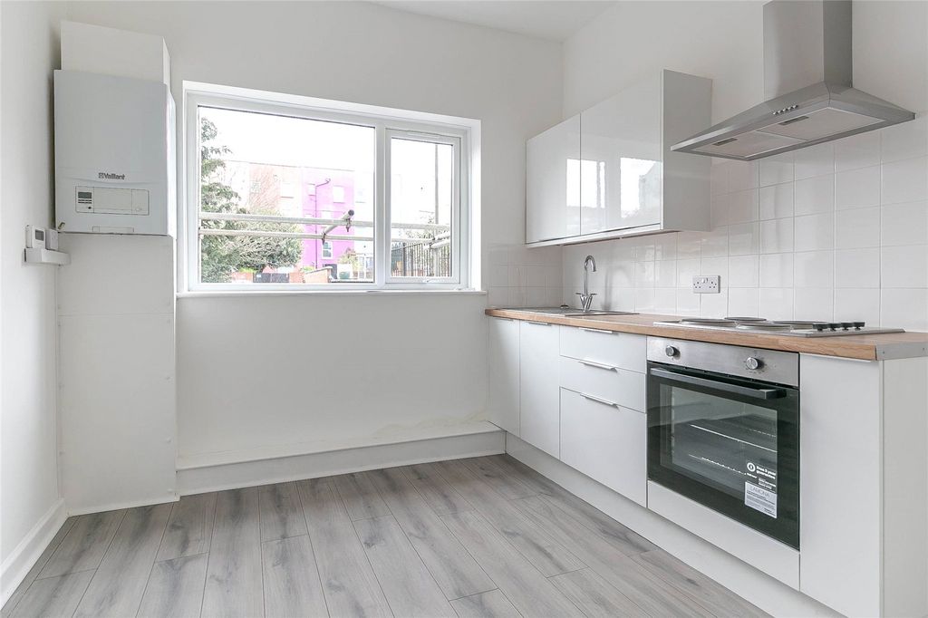 Property photo 1 of 6 Picture No. 10