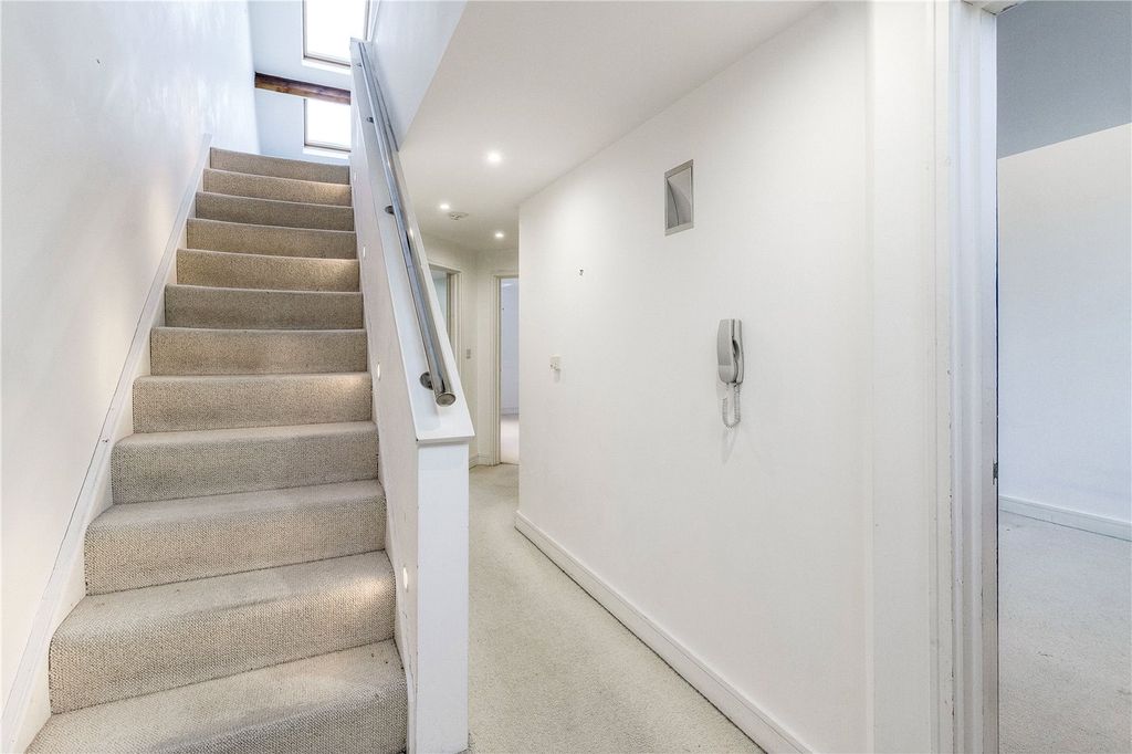 Property photo 2 of 12 Picture No. 03