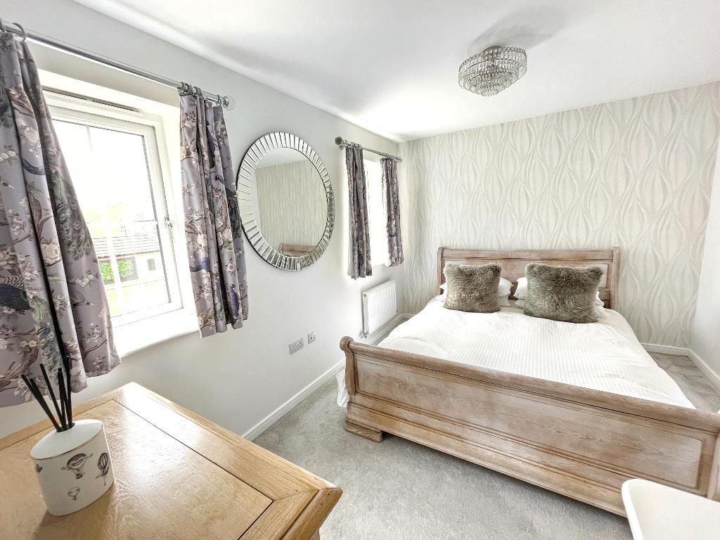 Property photo 1 of 10 Bedroom One