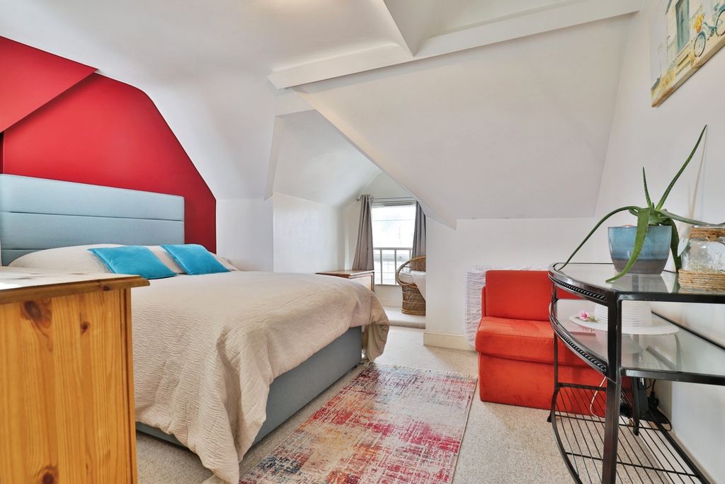 Property photo 2 of 18 Pbox-Img.Jpg