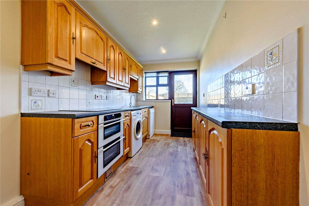 Property photo 3 of 14 Picture No. 02