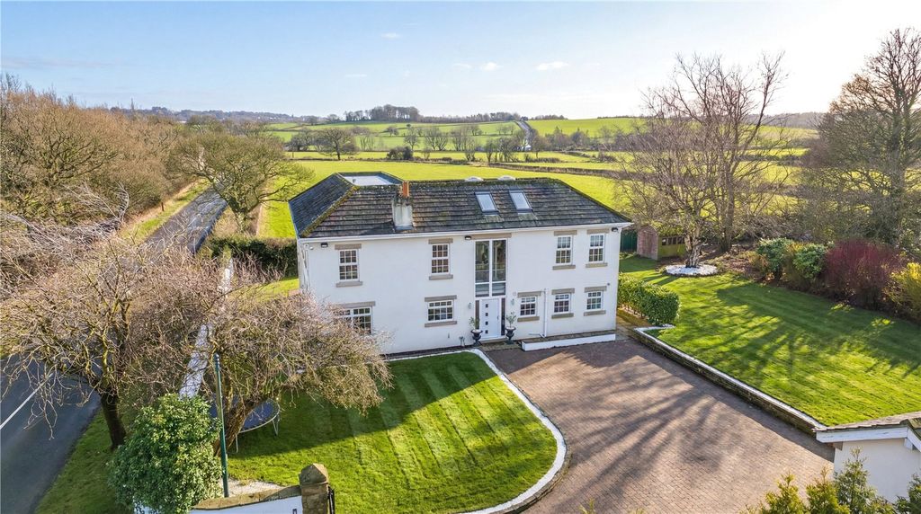 Property photo 1 of 14 External