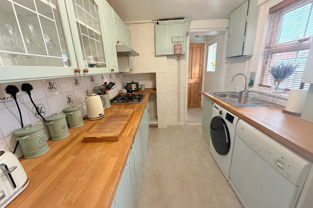 Property photo 2 of 15 Kitchen