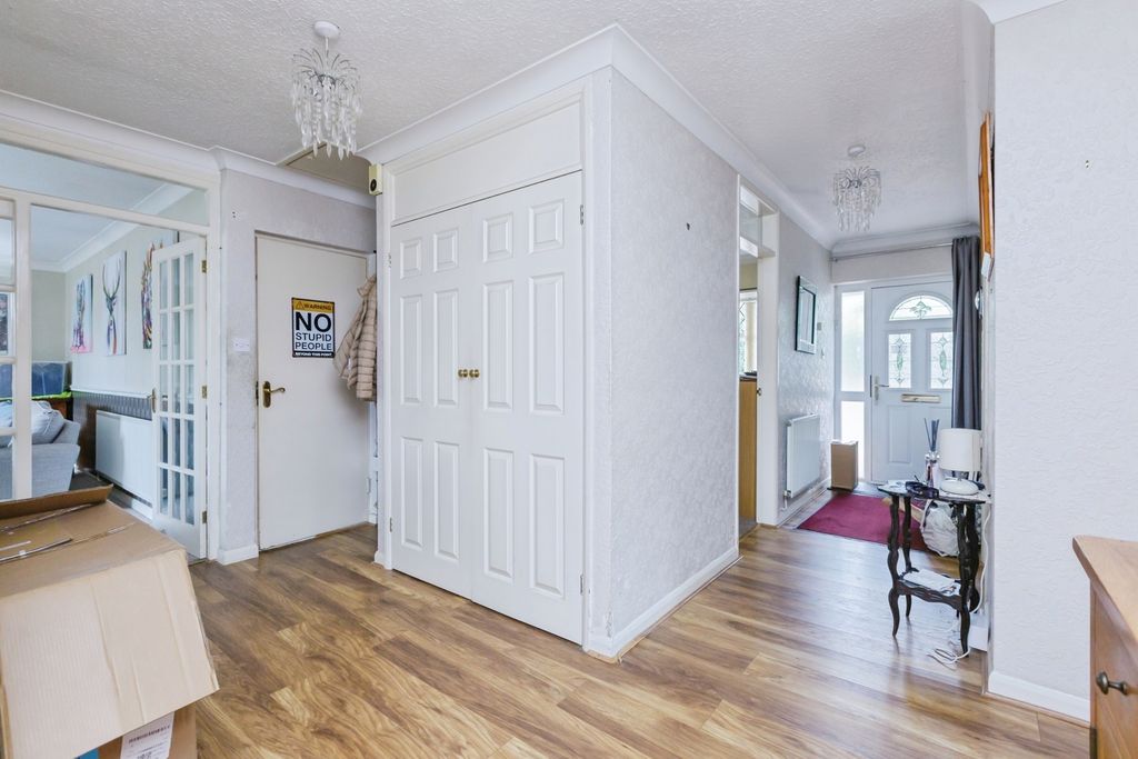 Property photo 2 of 17 Photo