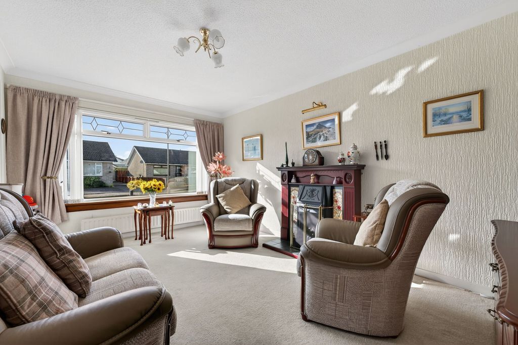 Property photo 3 of 34