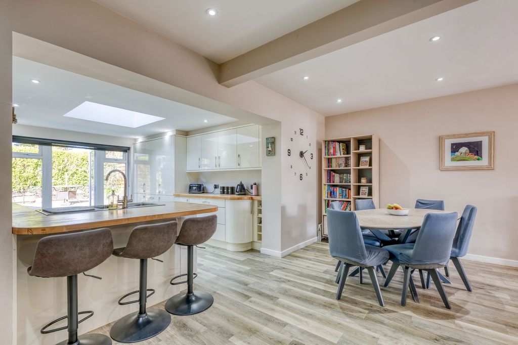 Property photo 3 of 30