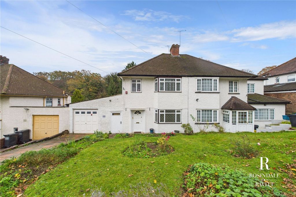 Property photo 2 of 32