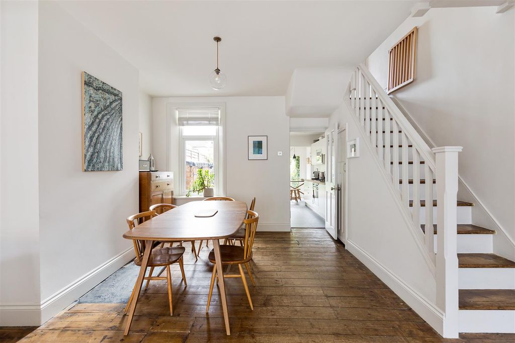 Property photo 3 of 51 Clarence Road, E17