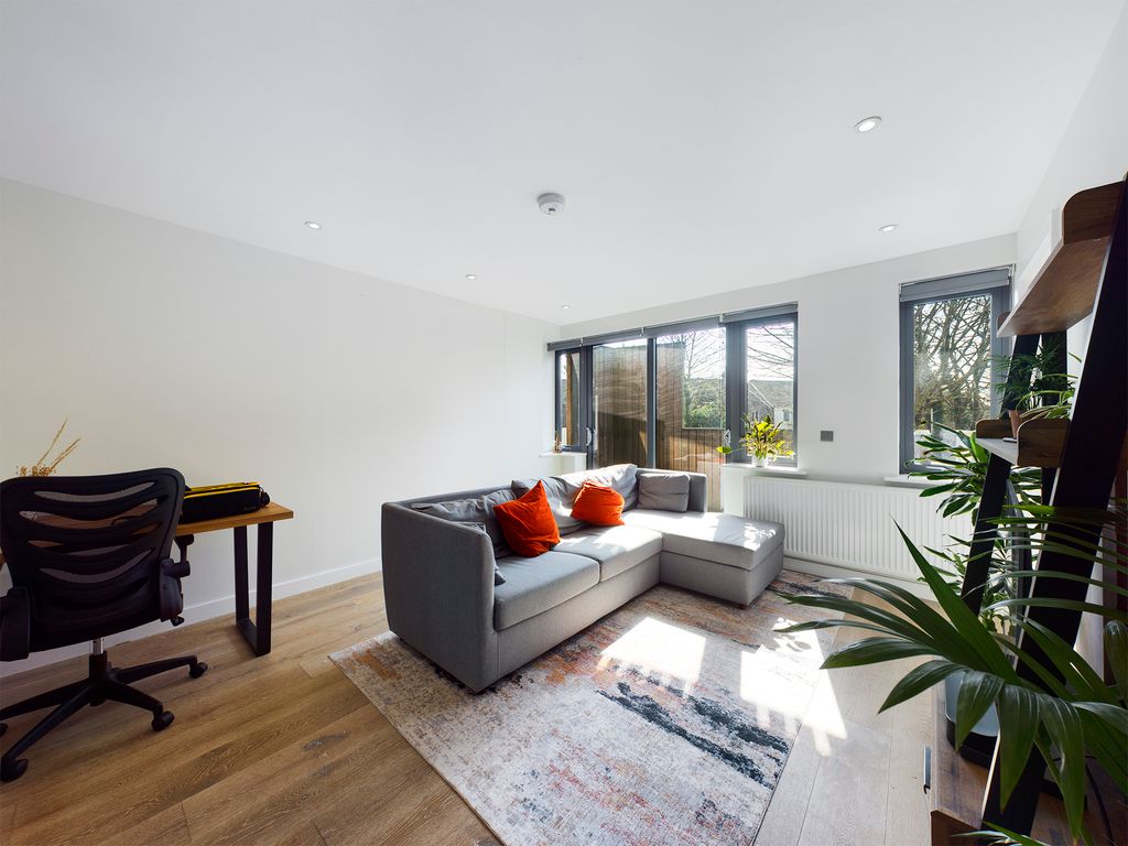 Property photo 2 of 6