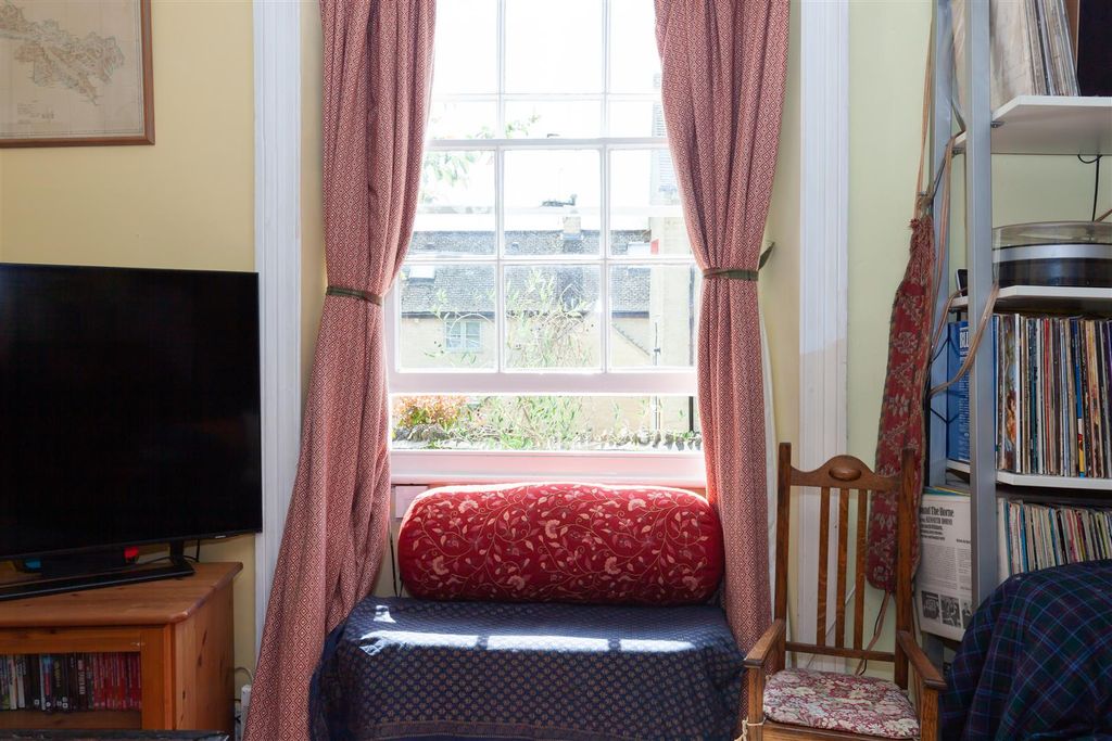Property photo 3 of 10 279273.Jpg