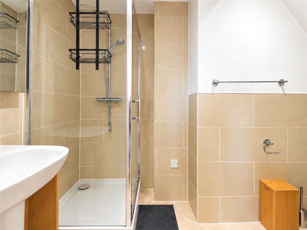 Property photo 3 of 7 Bathroom