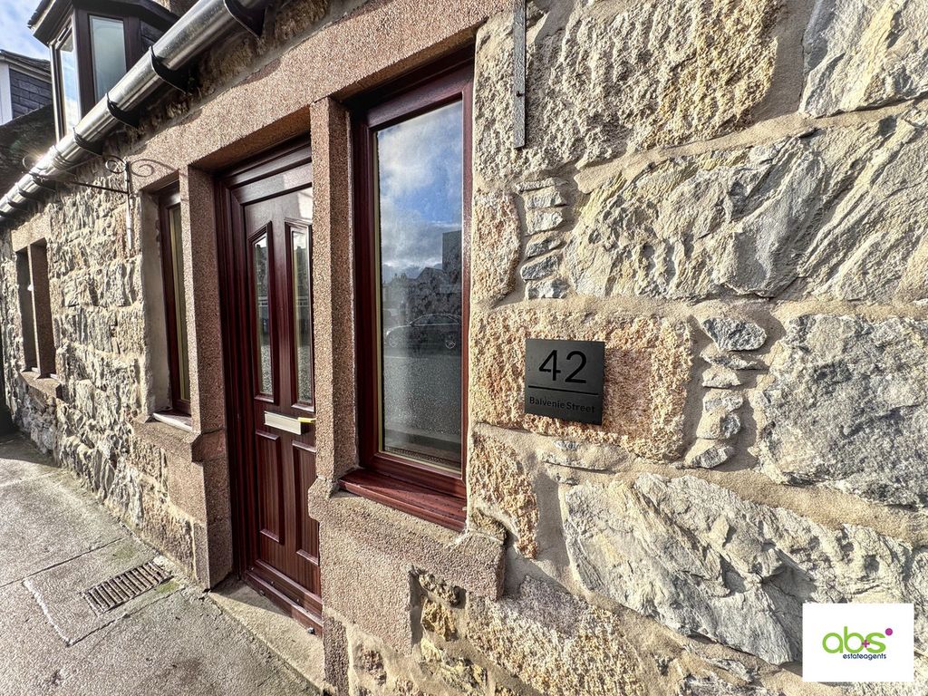 Property photo 2 of 30