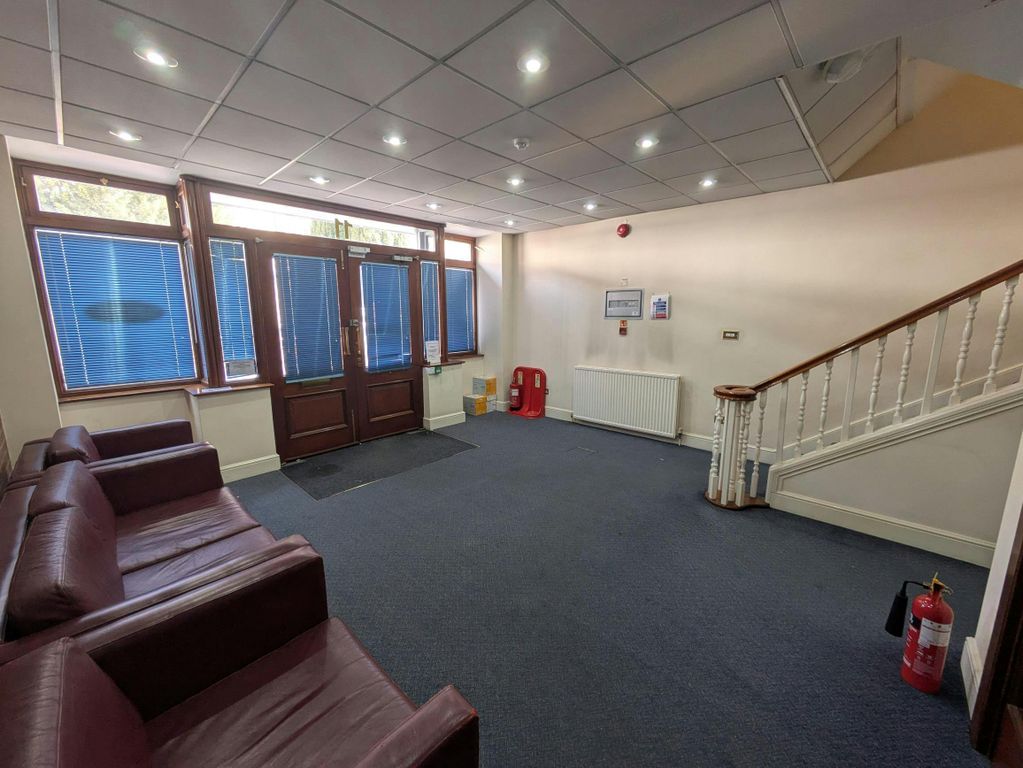 Property photo 2 of 9 1000022870.Jpg